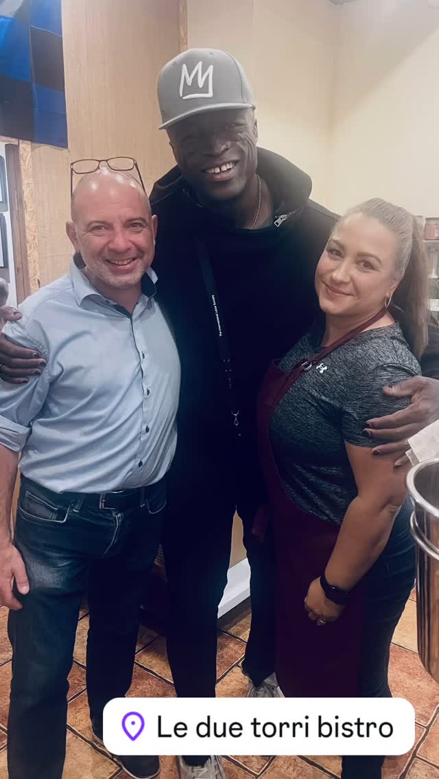 Nedávno k nám zavítal vzácný host. Bylo nám ctí!
#seal #kissfromarose #crazy #flylikeaneagle #leduetorribistro #litaliacomeinitalia