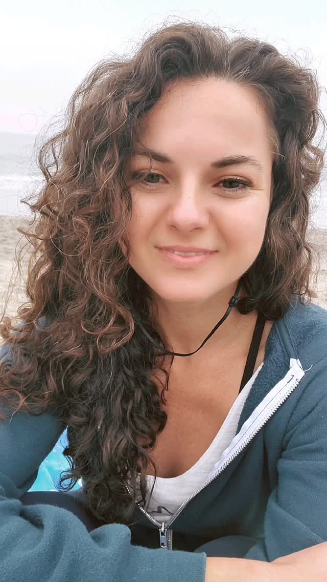 I feel lighter. Clearer. And more calm. ✨️
The power of Reiki is gentle yet creates massive shifts - physically, mentally, emotionally, spiritually.
I love teaching this practice ♥️. I'm a Reiki master teacher and have been practicing just over 6 years. Comment below if you're new to Reiki and would like to learn, or if you're already a Reiki practitioner, what would be most helpful for you right now?
💛💫🤲🙏
#reikihealing #reikimasterteacher #howtofeelbetter #howtofindcalm #healingjourney #energyhealing #selfgrowth #selflovejourney #holisticwellness