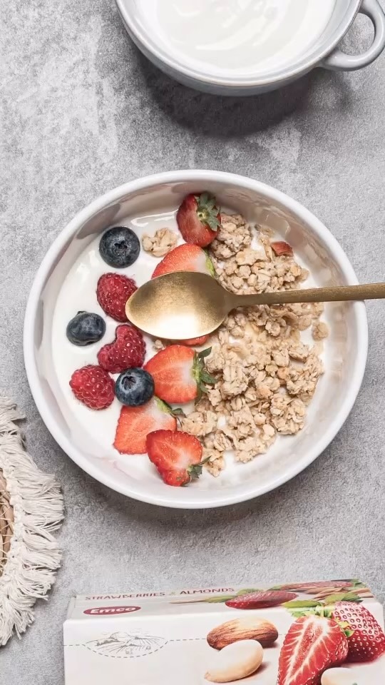 Enjoy a delicious and healthy breakfast by serving crunchy müsli with strawberries and almonds! ❤️ Not only is it packed with flavor, but müsli is a natural source of beta glucans, which help lower cholesterol, and it’s rich in fiber from oat flakes to keep you feeling full longer. 😌
Simply sprinkle some müsli over your bowl, top with juicy strawberries and your favourite fruit, and enjoy the perfect balance of nutrition and taste. 💪
#emco#emcoglobal#breakfast#musli#granola#evenhealthythingscanbedelucious