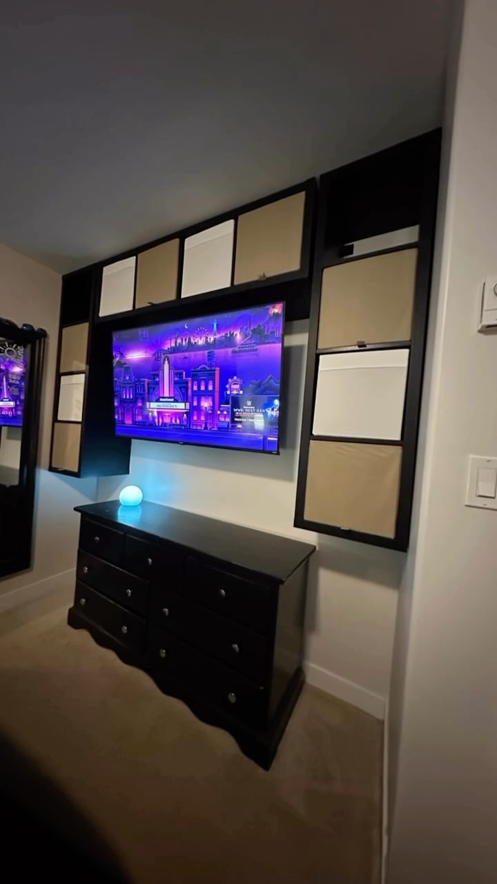 Added some floating shelves to our bedroom. Great way to add storage and decor! π
#homedecor #homerenovations #homeimprovements #renovationcontractor
