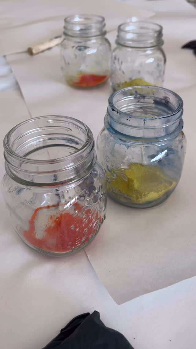 Finally had some time to recap on the Adults cyanotype workshop over in the Cotswolds a couple of weeks ago. Thank you endlessly to @broadwayartsfestival for inviting me along, it was so fun, as you can see in the reel 🤍
#hernebay #thanet #canterbury #margate #whitstable #alternativephotography #altphoto #analogue #analog #cyanotypes #cyanotype #cyanotypeprint #cyanotypeart #sunprint #sunprinting #sunprintkit #cotswold #thecotswolds #cotswoldsartist #cotswoldslife #broadwaycotswolds #cyanotypekit #etsyuk #etsygiftideas #etsyselleruk