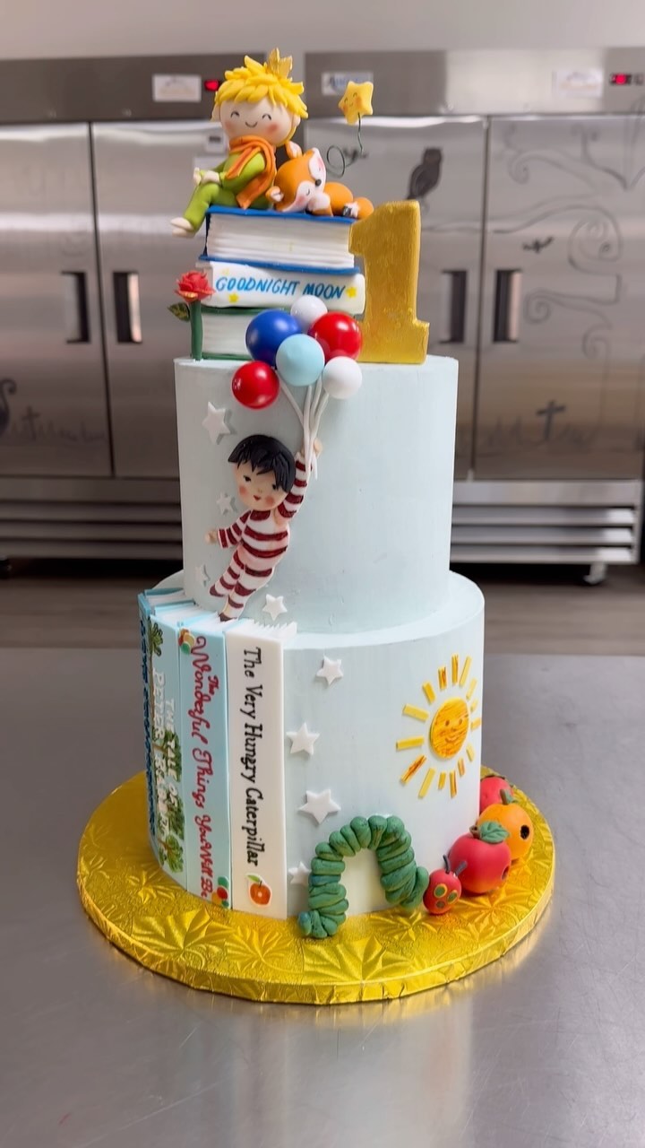The sweetest Children’s Book Custom Cake for a 1-year old’s birthday ✨