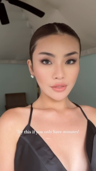 Rushing but still want a flawless look? Here’s a game-changing tip: grab a clean brush and blend everything.
Seriously- just blend!
*Why it works:* When you’re short on time, it’s easy to leave harsh lines or unblended spots. Taking an extra minute to blend—whether it’s foundation, eyeshadow, contour, or blush—makes a huge difference. It creates a seamless, natural finish that looks polished and professional.
I’ve been giving this advice to my mom for years, but she was skeptical. One day, she confessed she didn’t want to take off any of her makeup! That’s when it hit me: the secret is in blending. Apply a bit more if you want to keep some intensity, but then blend away—no matter what—think of it as organic art, not a precise French recipe. A makeup is never complete without one last blending of the full face!
Here are some of my favorite blending brushes:
- ** @tomfordbeauty #06 Cheek Brush– For a soft, seamless blend.
- ** @Hourglass Vanish Seamless Finish Brush– Perfect for diffusing foundation and contour.
- ** @Sephorafrance PRO Featherweight Complexion Brush #90 – Ideal for an airbrushed finish.
- ** @diorbeauty backstage blush brush n•16 – Luxurious and perfect for natural blending.
What’s your favorite blending brush?
#MakeupHacks #Blendingbrush #FlawlessFinish #softglammakeup #makeupartistparis #ProMakeup