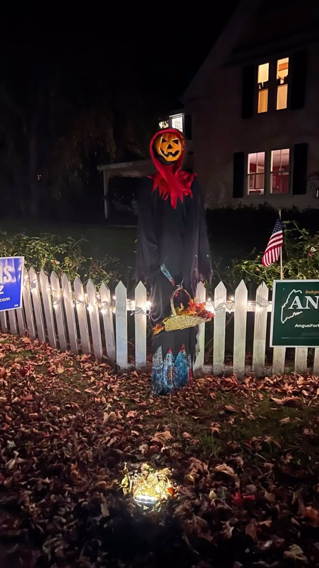 The Garden Club of Wiscasset’s 2024 entry for the Wiscasset Area Chamber of Commerce Scarecrow Contest can be found at the corner of Morton st & Federal St.
We are entry #8
Vote at the @wiscasset_area_chamber of Commerce website: https://wiscassetchamber.com/vote-here-for-best-scarecrow/
#gardenclub #halloween #Wiscasset #scarecrow