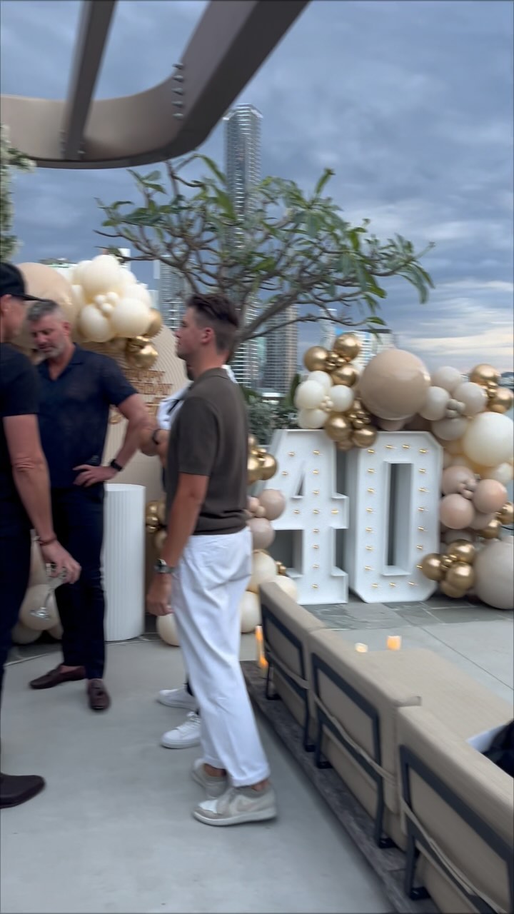 Celebrate your special day with us! 🎉 Music that moves you, cocktails that delight, and memories that last a lifetime. Let’s make your birthday unforgettable! 🥂
#entertainment #birthdayvibes #mobilebar #djhire #brisbanecocktailbar