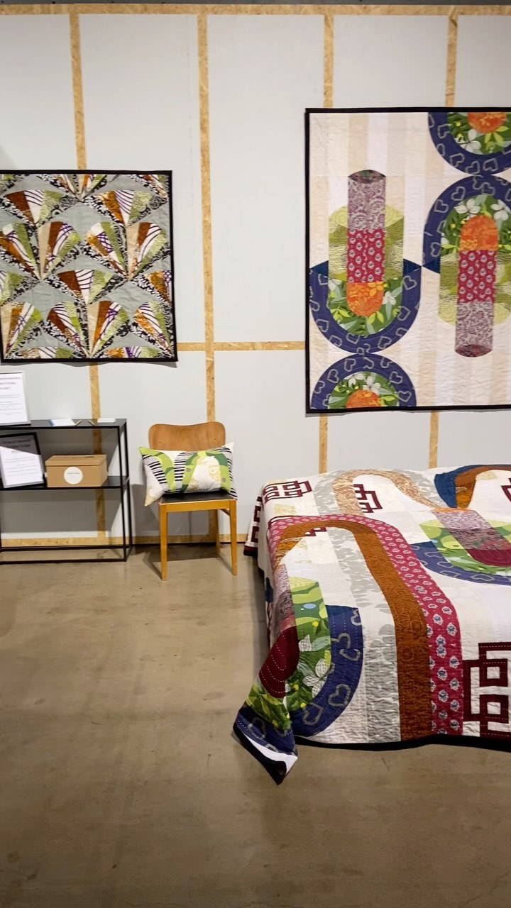 Day 4 at @habitarefair in Helsinki. Come see me and my work at The Block area, booth 6u78, if you’re around this weekend ✨👋
#modernquilt #handmade #textileart #upcycled #wallart #habitare