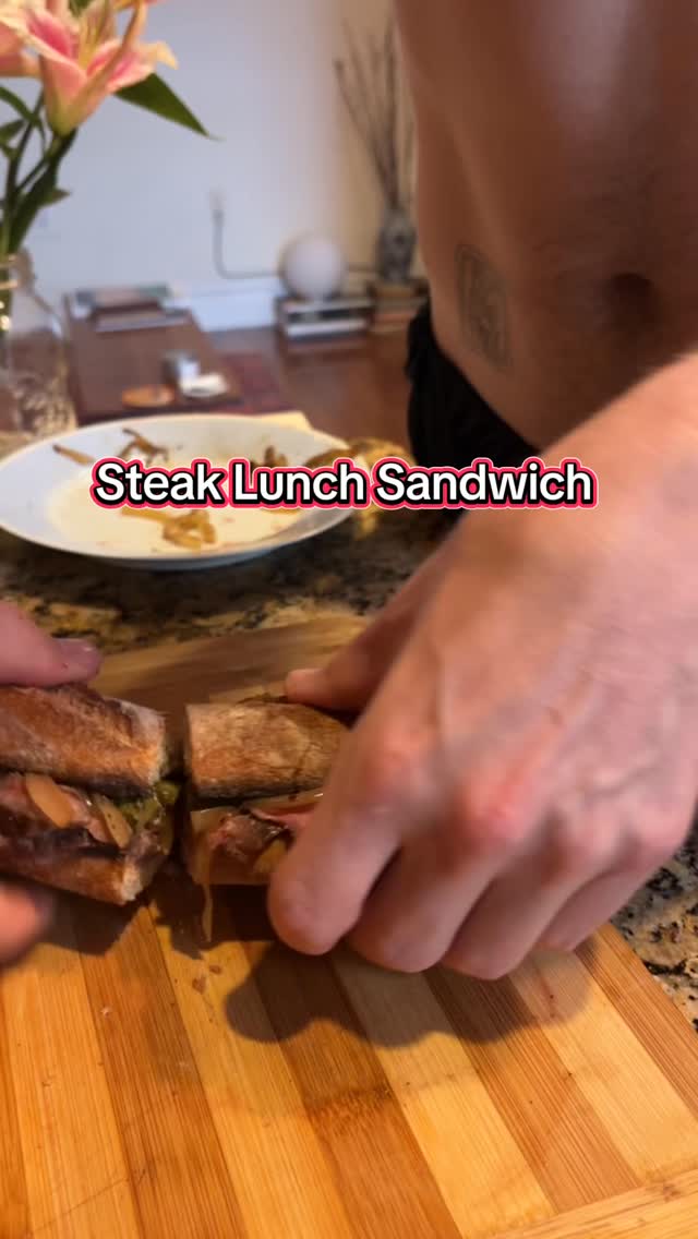 I was craving a steak sandwich on the way home from the gym so I decided to give in to the cravings and quickly whip one up
#cookingforamici #cookwithme #lunch #nyccooking #newyorkfood
