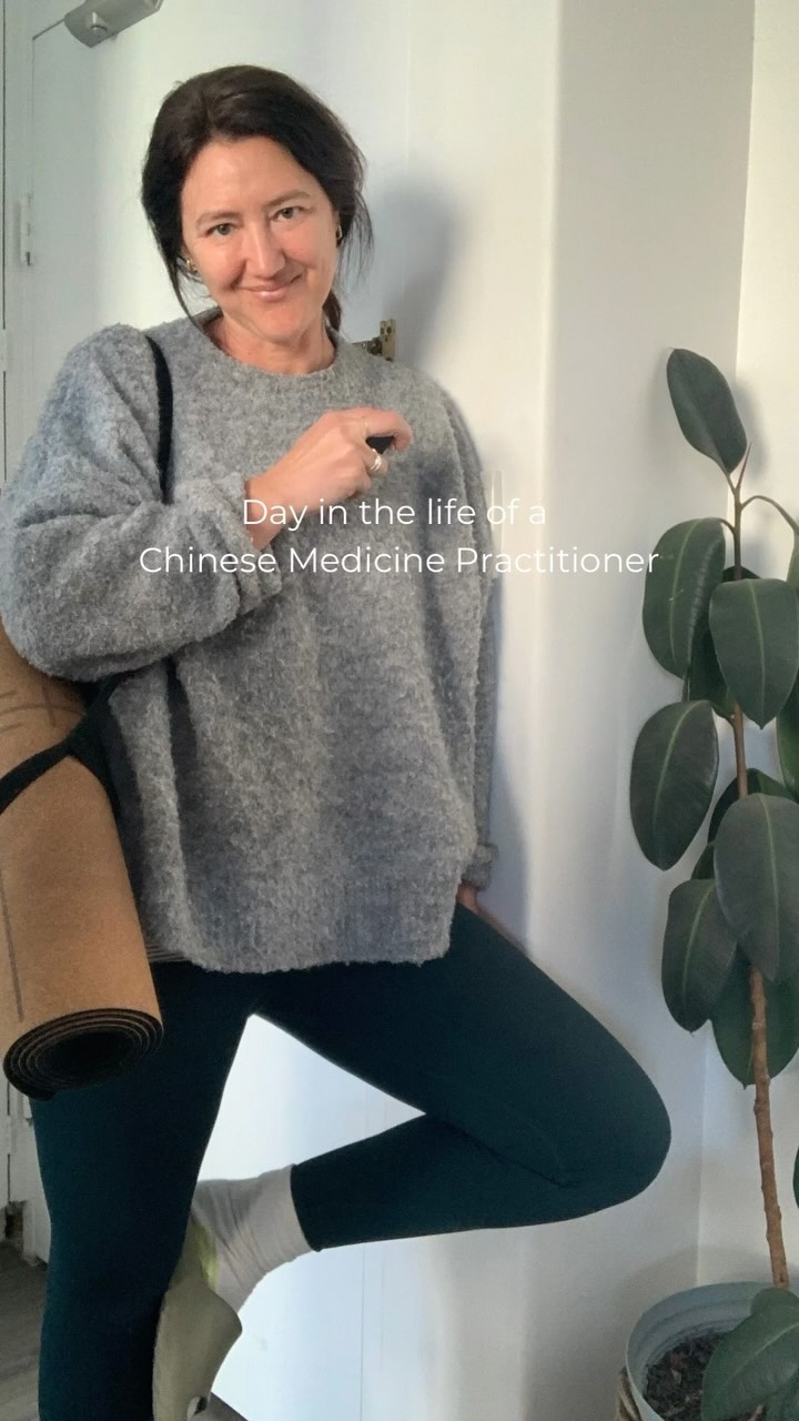 My daily routine as an Acupuncturist and Chinese Medicine practitioner.
Ginger tea for warmth in my digestion
Nice warm cooked breakfast @gumtree_goodfood
Movement
Herbs for digestion, energy and hormone balancing
Coffee..always, it’s my weakness @nedsbake
Doing the thing I love - Chinese Medicine in Middle Park
Sunset view wind down
Yin yoga @yogalyfe_melbourne
It doesn’t happen every day but when it does it’s lovely 🥰
What’s your perfect daily routine? Comment below 👇🏼
———-
Glow Acupuncture & Chinese Medicine 106 Canterbury Rd Middle Park VIC 3206
#chinesemedicine #acupuncture #cosmeticacupuncture #heartmiddlepark #middleparkbeach #holisticliving #holistichealthcare #glowacupuncture