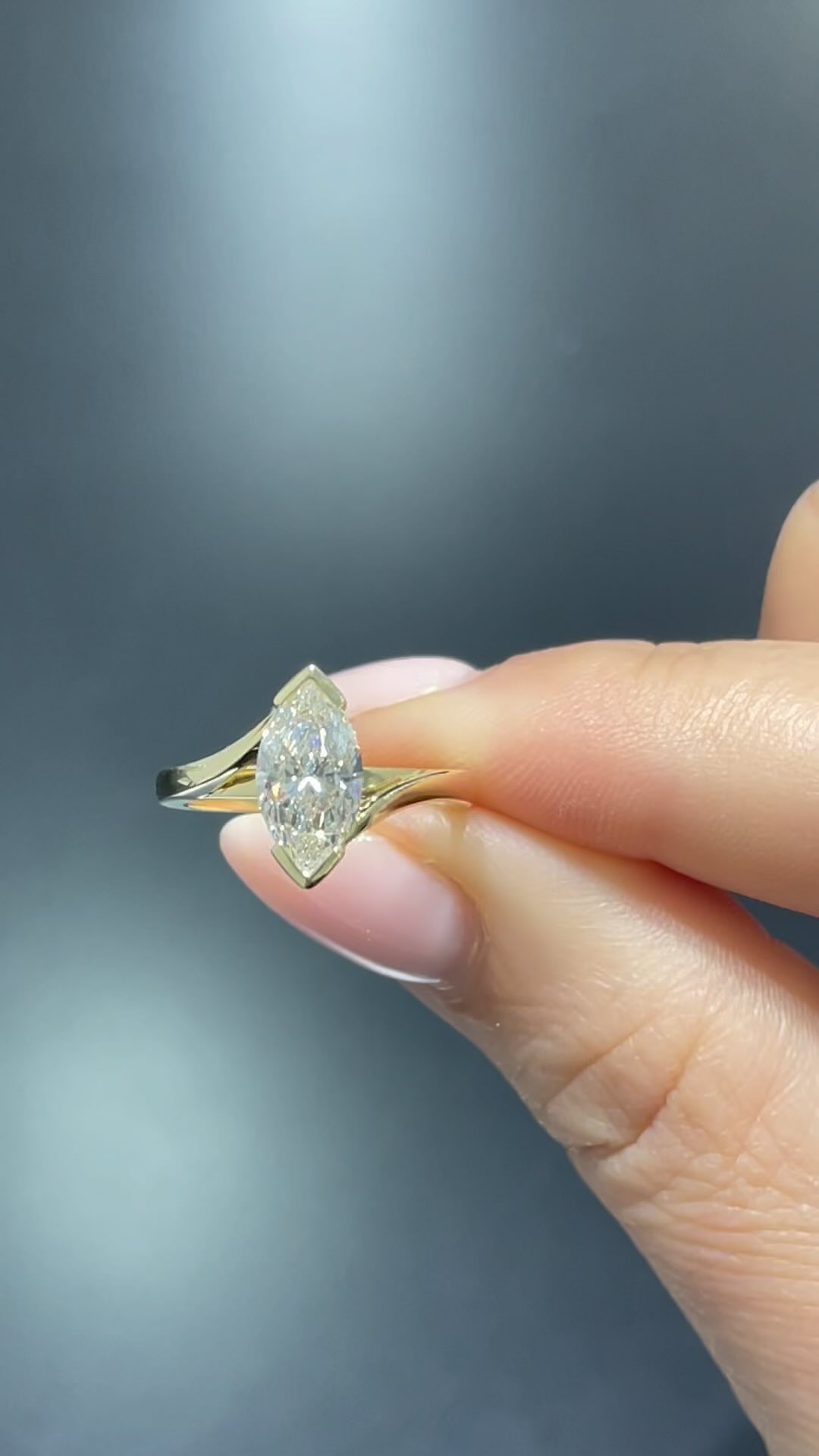 Gorgeous Custom Designed Natural Mined Marquise Cut Diamond Engagement Ring 💍 Bringing your vision to life is our passion 🥰
Get in touch today to create your dream ring ❤️
Link in bio to make an appointment 💎
#Wollongong #Jewellers #Illawarra #SouthCoast #EngagementRing #NaturalDiamond #CrownDiamondJewellers