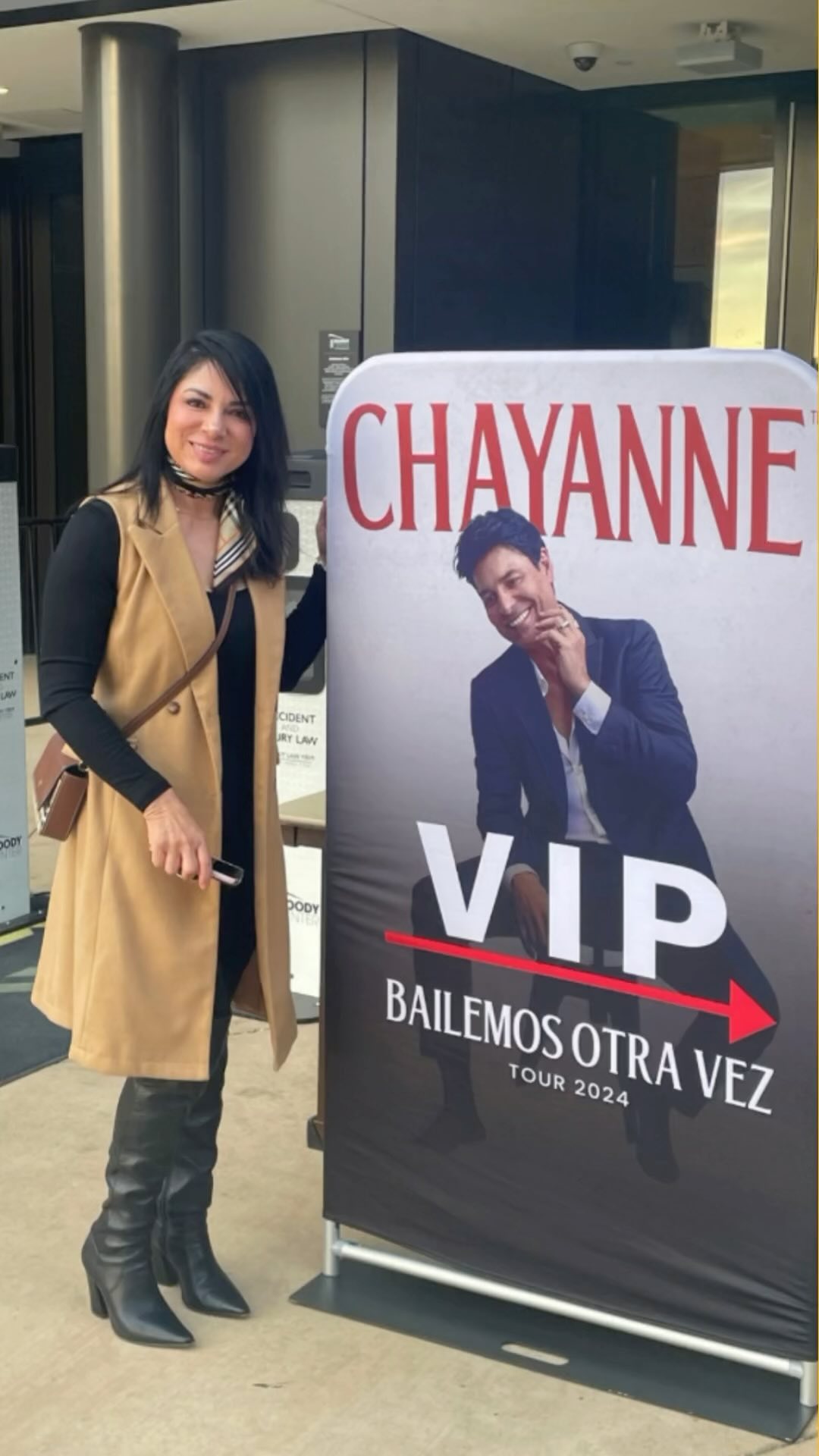 El concierto de Chayanne el Miércoles fue inolvidable! ❤️ ¡¡¡Y mucho mas guapo en persona!!! 🎶🕺💃
.
.
.
.
.
.
#loschilakillers #minaibanez #thesexychefmina #chef #austinchef #chayanne #chayanneaustin #concert #concierto #conciertoaustin #moodycenter #ilovechayanne