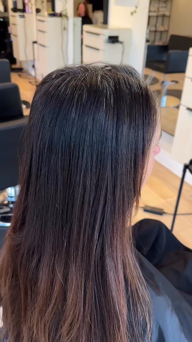Gray blending is for you, it’s for me, it’s for everyone!
Portland summer is in full swing and everyone is busier than ever! Color with a flexible maintenance schedule and shorter appointments can be a game changer this time of year.
Appointments are open in June and July. If you have been curious about your gray blending options, send me a message!
#portlandhair #portlandhairstylist #portlandsalon #portlandgrayblending #portlandbalayage #pdxbalayage #pdxgrayblending #pdxsalon #pdxhairstylist #pdxhair