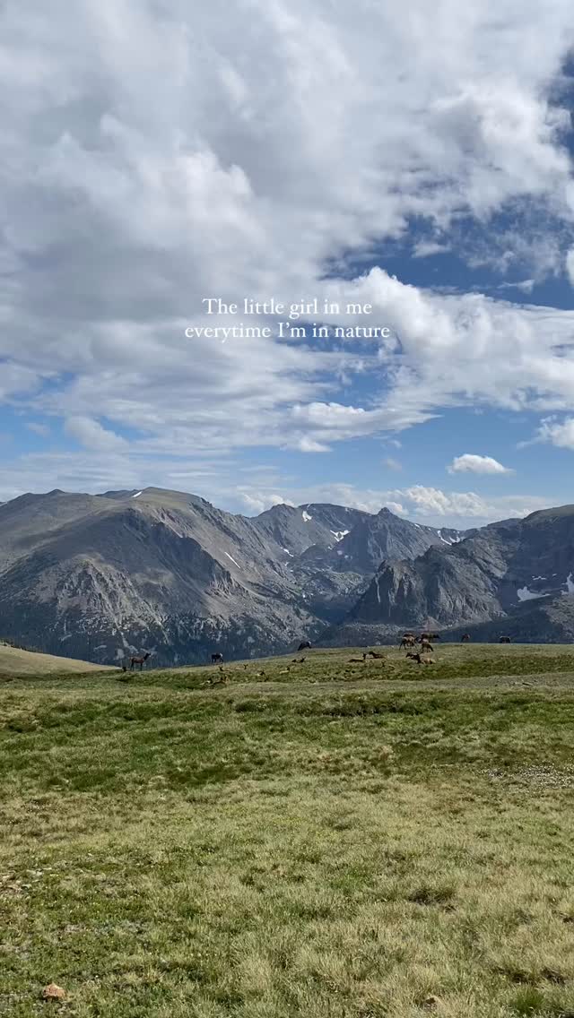 It’s just beautiful out here! 🌿🌼🐛 Being out in nature grounds me like nothing else.
Fresh air helps me breathe deeply and clear my mind.
It’s where I find new inspiration for my creative work as a social media manager and content creator.
Did you know that I work almost exclusively with brands who support our nature in some way?🌿👒 Gardeners, Farmers, Wineries, Natural Cosmetics, Eco Lifestyle Products, etc.
My favorite place? Barefoot in a wildflower meadow — where everything buzzes and hums and there’s always something new to discover.
Where’s your favorite outdoor spot? 🌿🌸✨
#mothernaturesbeauty #contentcreator