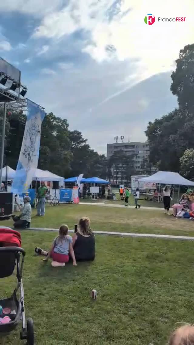 FrancoFEST 2025, câest dĂ©jĂ derriĂšre nous⊠mais les sourires, la musique et les moments partagĂ©s restent bien vivants dans nos cĆurs! đ
Voici quelques images qui capturent lâĂ©nergie, la joie et lâesprit de communautĂ© qui ont fait vibrer le parc Gage ce week-end. Merci dâavoir Ă©tĂ© des nĂŽtres!
đ¶ On se dit Ă lâan prochain? đ
#FrancoFEST2025 #FestivalFrancophone #hamont #CultureFranco #CommunautĂ© #Hamilton #WhatToDoInHamilton #Francophonie #HamOntEvents #MusiqueFranco #Gratuit #ĂvĂ©nementGratuit #FreeEvent #SortieEnFamille #HamiltonArts #ExploreHamilton #HamiltonFestivals #ThingsToDoInHamilton #OntarioEvents #FestivalSeason