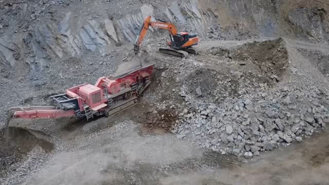 June Recap 📅
Our J1175 and R155 have been hard at work this month across a range of crushing and screening projects in Central Scotland.
💬 Want to hire? We offer:
✅ Competitive rates
✅ Skilled operators
✅ Quick mobilisation
Book your slot for July now.
#CrushrockUK #CrusherScreenerCombo #J1175 #McCloskeyR155 #PlantHireScotland