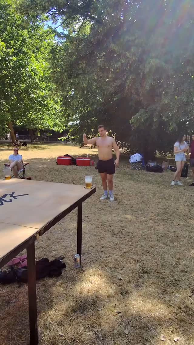 Itโs rare you see a โTinkโ go over the top of the cup ๐คฏ
More clips from last weekend coming soon!! Back in Bournemouth next weekend for our second event there of the year! Catch you there ๐
#dyeislife #beerdie #dye #sports #drinking #games #university #students #socials #unisocials #drinkinggames #freshers #beerpong #beer #events #stag-do #summer #outdoorgames