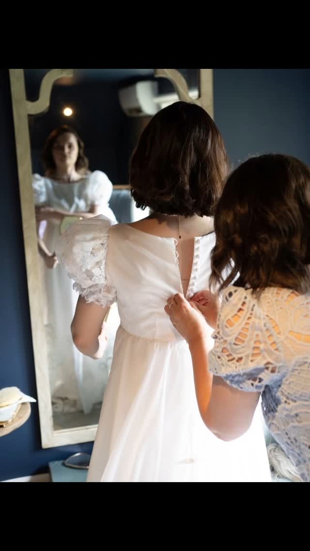 ✨ A vintage wedding gown with a brand new love story.
Molly’s 1950s dress was reimagined with vintage French lace, romantic puff sleeves, and delicate bows—giving this timeless piece a second chance to shine.
Proof that sustainable bridal can be breathtaking. 🌿💫
See more of Molly's wedding day style on our website. Link in Bio.
Photography by @michaelhurren_1
Dressmaking : @jenniferbowdendesigns
#LoveMeTwiceBride #VintageWeddingGown #UpcycledBridal #SecondChanceStyle #SustainableWeddings