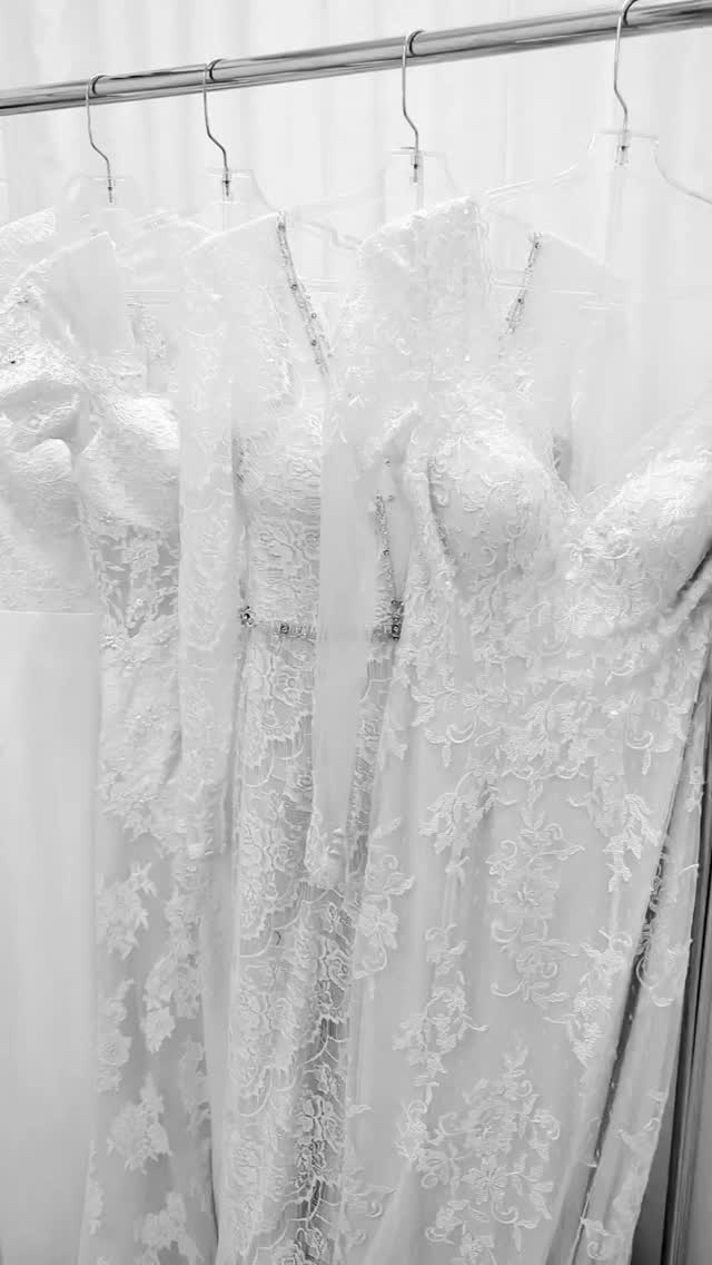 Sleeved gowns never go out of style — especially when the breeze turns cool. 🍂🌸
This curated rack is full of timeless silhouettes perfect for a Spring or Autumn wedding.
Think soft coverage, statement sleeves, and romantic textures that move with the light.
✨ Which one would you try on first?
#SleevedGowns #BridalStyle #SpringBride #AutumnBride #LoveMeTwice #SustainableBridal #PrelovedGowns #ModernRomance #WeddingDressInspo #MelbourneBridal