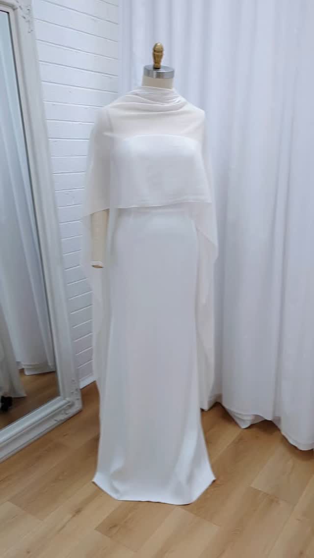 Minimalist, but make it meaningful 🤍
We styled this Prea James designer sample for a bride request — paired with a softly draped silk scarf or cape, made from a luxury designer fabric end.
A sustainable and fashion-forward option that blends timeless simplicity with modern edge.
Because styling consciously doesn't mean compromising on style.
Would you wear a look like this?
#PreaJamesBride #SustainableStyling #DesignerSample #ModernBride #LoveMeTwice #JenniferBowdenDesigns #MinimalBridal #FabricWithASecondLife #SlowFashionBride #CapeBridalLook #UpcycledLuxury #AustralianBridalDesigner #EcoChicBride #ConsciousStyling