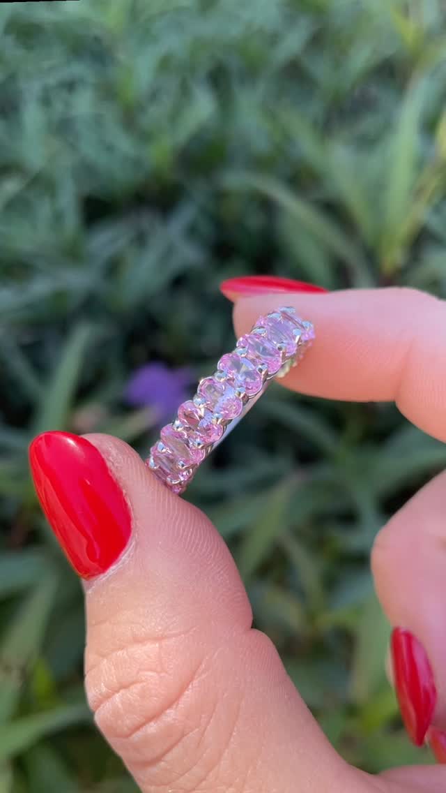 Oh it’s delicious 🌸🍒
Pink tourmaline stacking band set in white gold!
#customjewelry #handmadejewelry #eternityband #jewelrydesigner #shopsmall #customengagementring #engaged #jewelrydesign #bespokejewelry #smallbusiness #bespokeengagementring