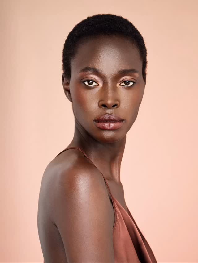 maspiazu Model @moliesha95
Creative Director @lindsayadler_photo
Photographer:@maspiazu
Hair @linhhair
Makeup @gkarpinmua