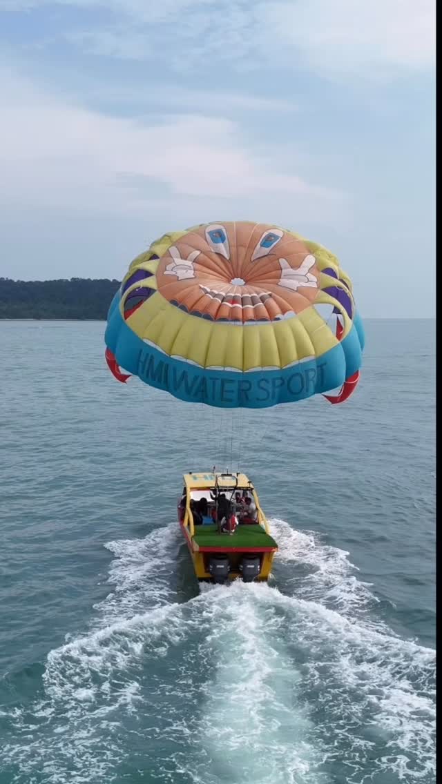 Sometimes the scariest leaps lead to the most liberating moments!
Parasailing for the first time and I discovered that you can go from terror to exhilaration in a matter of seconds!
Parasailing wasn’t just an adventure, it was a reminder: fear doesn’t mean you’re not ready, it means you’re about to grow.
It’s a reminder that growth doesn’t happen in safety. It happens in the leap. If you let fear lead, it will decide your limits.
My clients will hear me saying “If you’re waiting for fear to disappear before you move forward… you’ll be waiting forever. Just do it afraid. That’s where freedom lives.”
So what’s stopping you from rising above your fears?
#thinkaboutit
