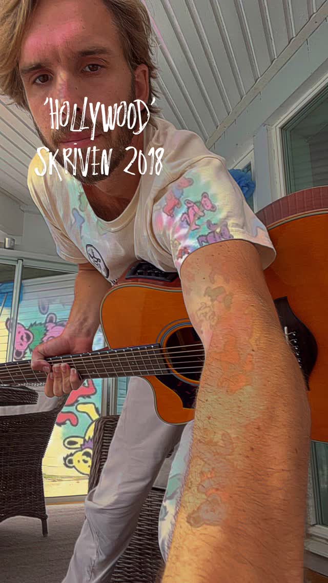 This song is in my home language Swedish
It is about me bicycling through my home town as the lilacs are blooming and with them the memories as my child.
How everything looks and feels the same as when my little legs were exploring this continent which was ’only’ a little town, spot, place, area. Grown ups on the bus in inflexible facecostumes and kids raining rainbow rain all around them.
I got the feeling that I want us to be a little more Hollywood! Express more, hype more, share more, tell the stories, frame the stories and expand them to their limits. A bit more action. A little bit more Hollywood.
What do you feel? Is it a potential candidate for being professionally recorded?