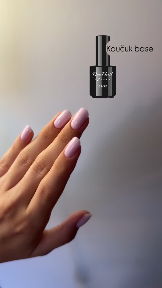 🤍 Clean nails _____
Rad: Ana ✨