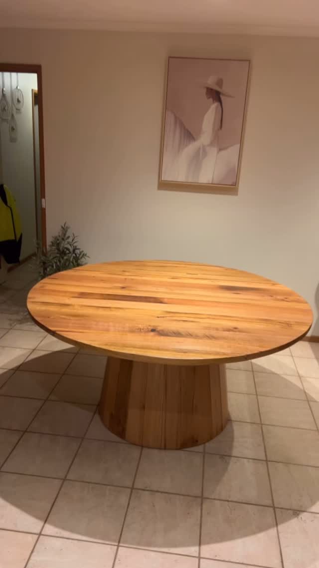 #melbourne #table #campbellfield #timberfeelingfurniture #handmadefurniture #madetoorder #bespoke #