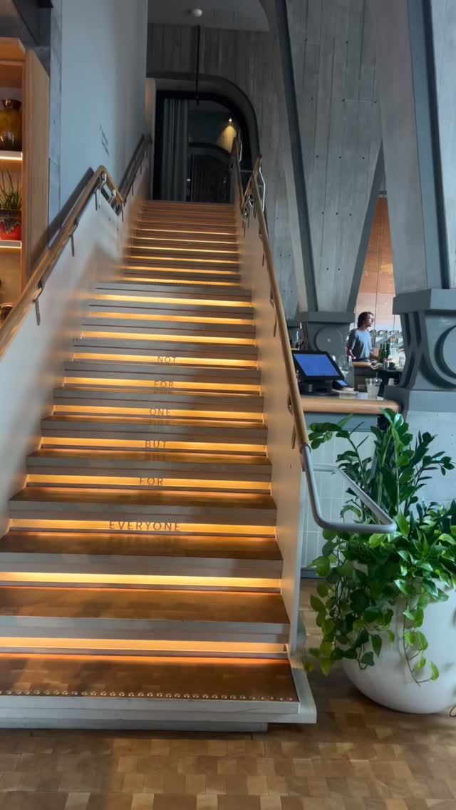 Checking in at @acehotel Toronto — where industrial soul meets warm, grounded luxury. 🖤 Our suite tour reveals a moody mix of Douglas fir, poured concrete, and handcrafted touches — a celebration of Canadian materials and creative restraint.
Designed by the brilliant @ShimSutcliffe Architects with interiors by @atelierace, the hotel honors the building’s Brutalist heritage while layering in deep textures and calming light. The result? A space that feels both rooted and elevated.
Dinner at @aldertoronto was a natural extension of the design story — wood-fired, bold, and beautifully composed. The interiors echo the hotel’s material language, wrapped in burnt umber tones and quiet drama.
A stay (and a meal) made for design lovers.
#AceHotelToronto #AlderToronto #DesignHotel #SuiteTour #TorontoDesign #BrutalismReimagined #HospitalityDesign #InteriorInspo #TravelandDesign #ShimSutcliffe #AtelierAce #WhereWeStayMatters #TorontoEats