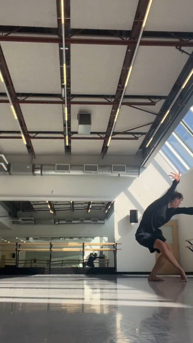 Back in the studio making something new :)