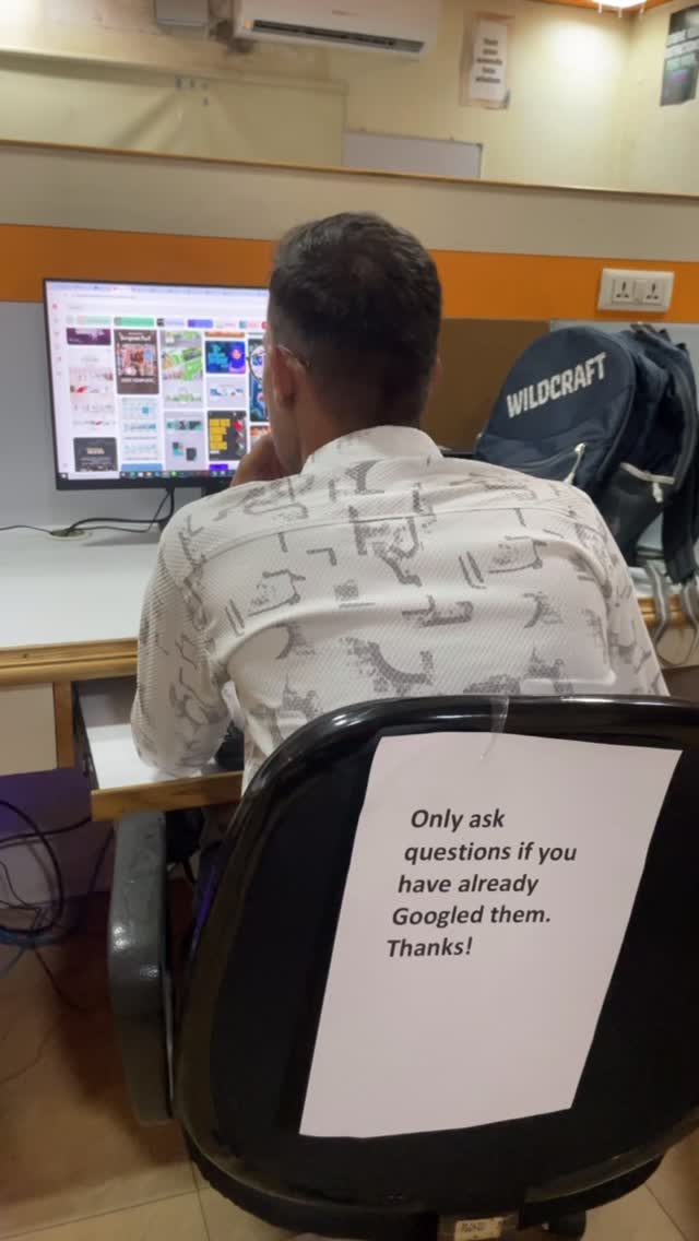 The inside feeling we all have while working ✌️
.
.
.
#ebizneeds #corporatelife #banter #insidefeeling #funny #corporate