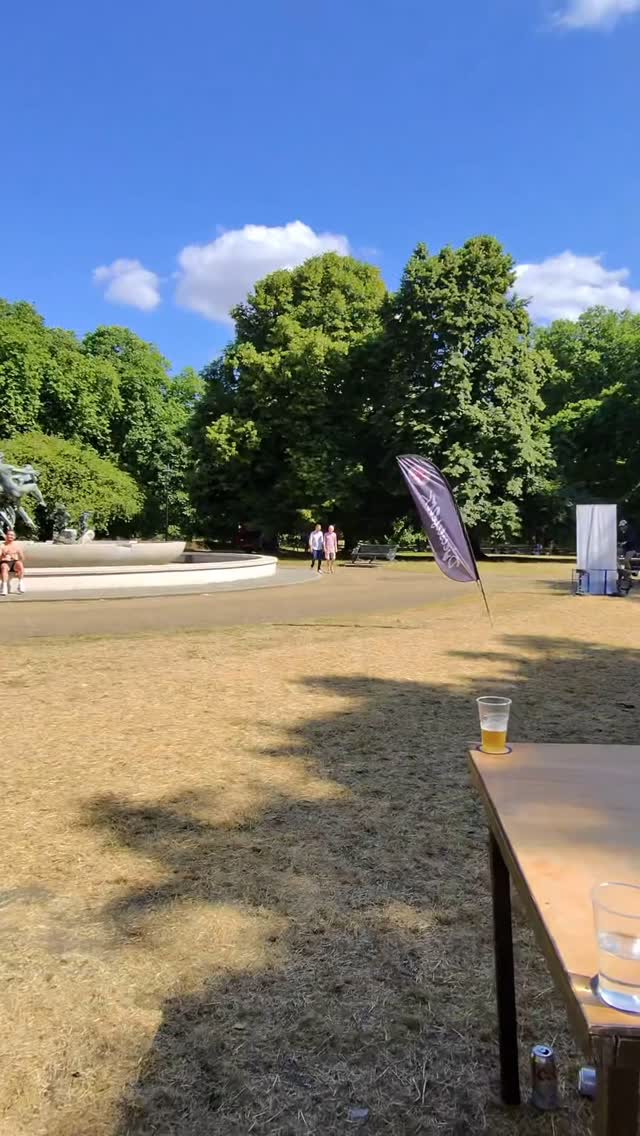 Close call or tactical catching? ๐
Bristol event next weekend!! Only a few events left of the season donโt miss out!! ๐ฅ
#dyeislife #beerdie #dye #sports #drinking #games #university #students #socials #unisocials #drinkinggames #freshers #beerpong #beer #events #stag-do #summer #outdoorgames