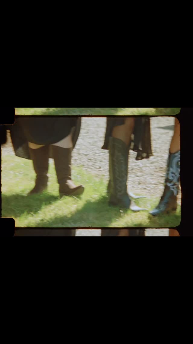 Sienna and Dakota’s black tie and boots trailer shot on 16mm and 8mm 🎥
Venue: @thebarnatsunriseridge
Photographer: @hannahsperberphotography
Makeup: @alissaalbanomakeup
Dessert: @edaleendairy
#washingtonweddingvideographer #weddingvideo #bellingham #weddingfilm #16mm #shootfilm #super8