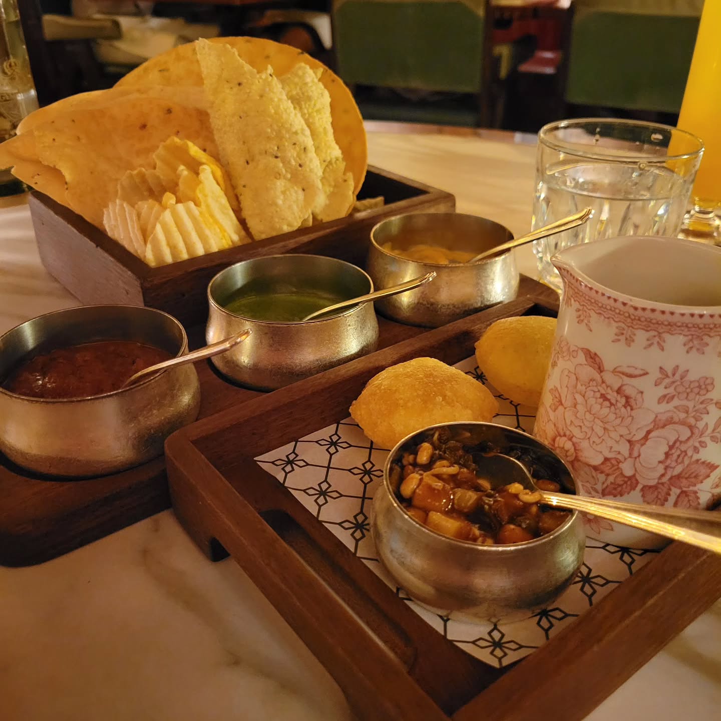 Pappadum Selection, Shrimp Sorpotel & Nimbu Achari Raita
Gol Guppas, Jaljeera, Potato, Sprouting Moong
@gymkhanalondon #michilinguide #michilinstar #michilinrestaurant #tastingmenu #indianfood #gymkhana #pappadum #shrimp #londoneats #internationalfood #london #uk #munchandmeandereurope #munchandmeander