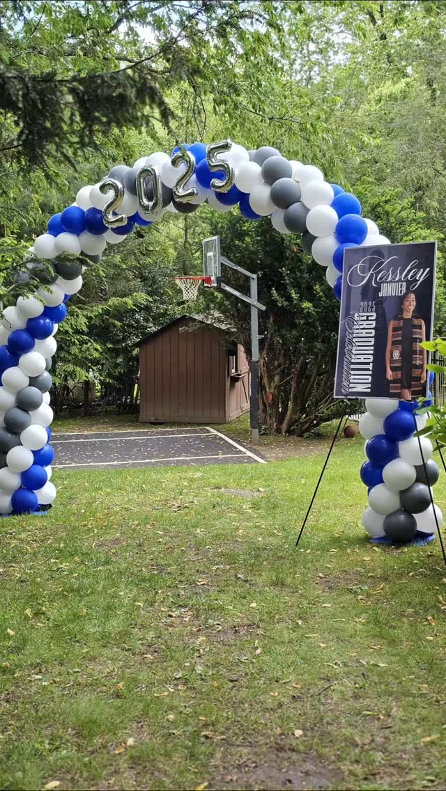 Balloon Arches!
Balloon Arches are great for drawing the spotlight on your party
Balloon Arches can add a touch of elegance to events like : graduation season, grand opening, baby showers, birthdays, corporate events, etc!
#balloonentrepreneur #monseyballoons
#balloonarches
#celebration