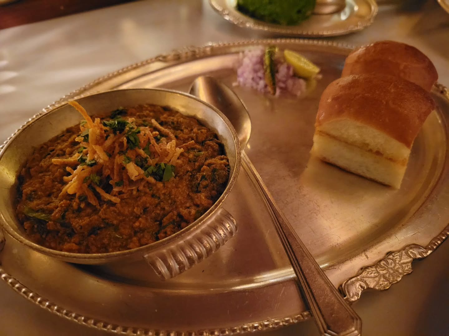 Kid Goat Methi Keenma, Salli, Pao
@gymkhanalondon #michilinguide #michilinstar #michilinrestaurant #indianfood #gymkhana #goat #kidgoatslider #kidgoat #londoneats #internationalfood #london #uk #munchandmeandereurope #munchandmeander