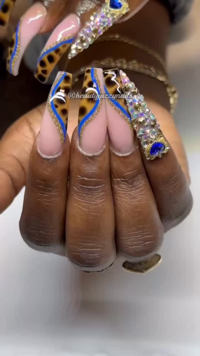 📍NEW CITY, SAME POSITIVE ENERGY 💅✨
Fairfax, VA — starting October 2025, y’all just got a whole lot more glamorous 😘
I’m Jazzmin Baez — LA-raised, Fairfax-bound ✈️ Bringing my signature custom nail artistry to the DMV — from bold bougie claws to soft luxe sets, I don’t do basic.
💎 Now accepting October bookings
💋 Come get nailed by the best.
📲 Book now: https://calendly.com/beautyjazzynails/60min
Link in bio: https://www.beautyjazzynails.com/
#beautyjazzynails