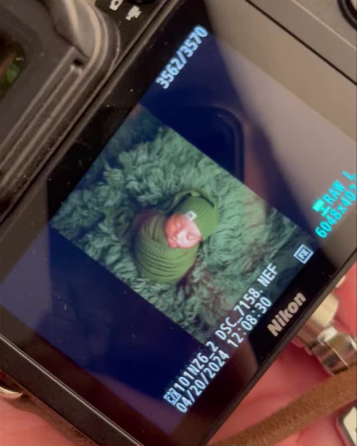 Little behind the scenes with Emiliano in the studio today! He’s so dang cute! 😍❤️
www.deltaraephotography.com