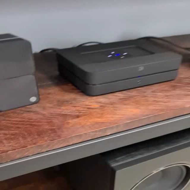 Nuestro sistema más compacto de Alta Fidelidad entrega un sonido que no creerás que viene de un sistema tan pequeño. Te invitamos a nuestra tienda a escucharlo. Ideal para tu Biblioteca o Home Office.
.
.
#hifiaudio #Audio #Audiófilos #TheAudioStore #medellín #audiofiloscolombia #music #altafidelidad #highfidelity #bass #audiophile #entretenimiento #audioprofesional #bluesoundhifi #bluesound #parlantes