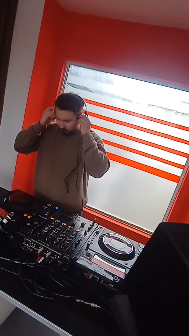 Pato Gunzel 👉🎧😎
@patogunzel
Sede Norte
Agosto 2025