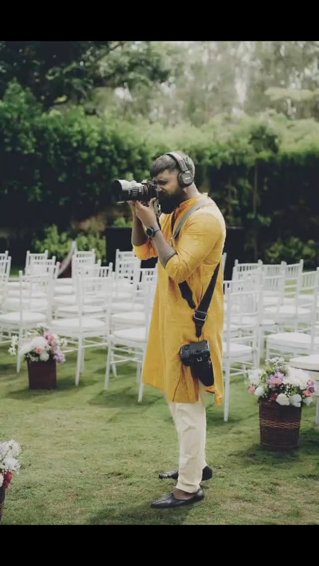 The man behind the lens, turning moments into timeless stories 🎥
#meragievents #photography #wedding #instalike #instagood
