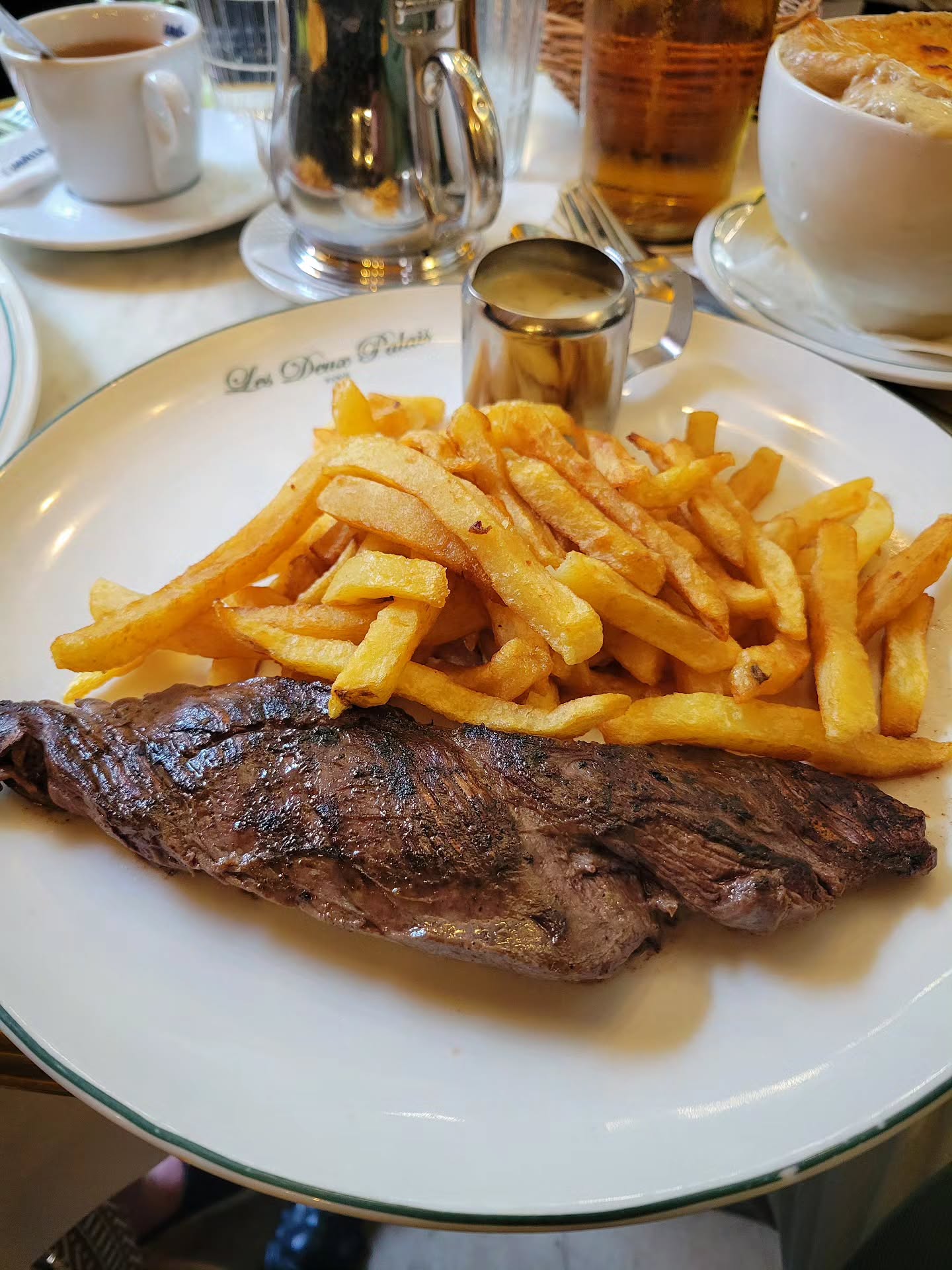 Steak and Frites at Les Deux Palais
#steak #frenchfries #fries #frites #paris #france #foodphotography #classic #perisian #europe #brasserie #munchandmeander #munchandmeandereurope
