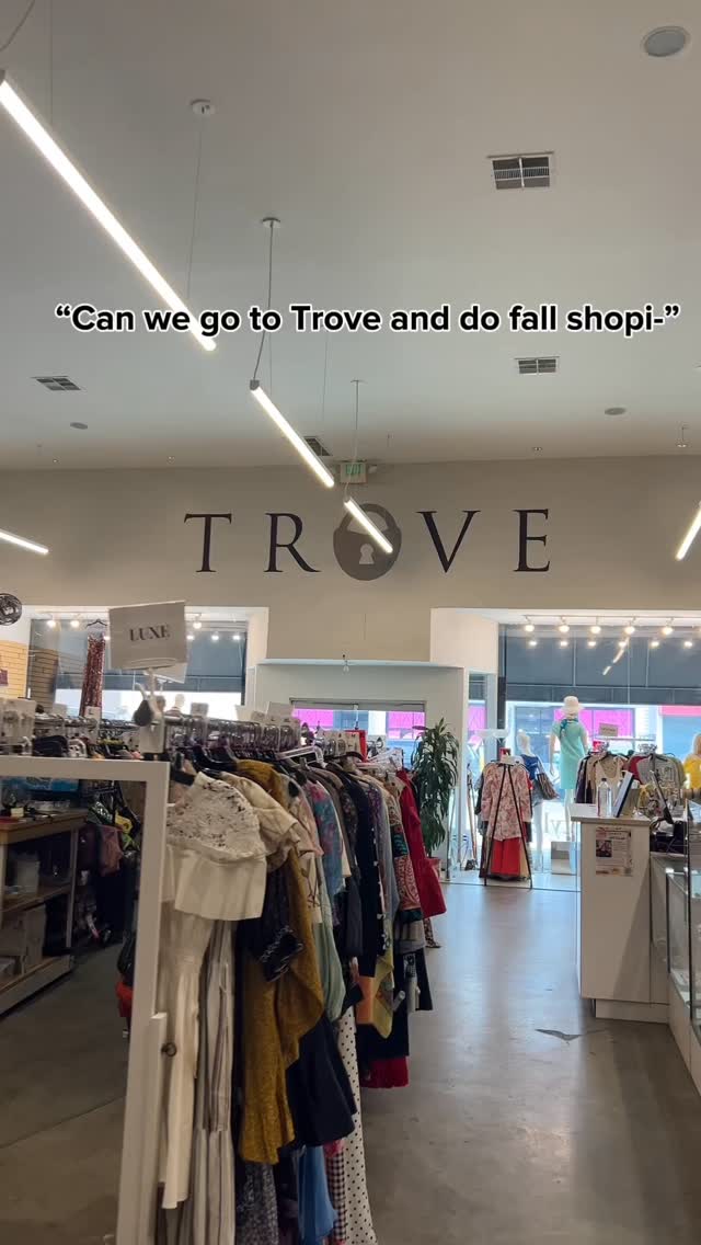 NOW taking Fall items!!!!!!!
#westwood #consignment #beverlyhills #thrift #thriftedstyle #hiddengemsla #trovela