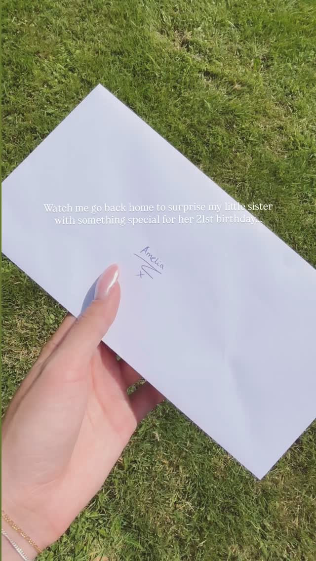 For my sister’s 21st birthday, I wanted to gift her something truly personal—something she couldn’t just buy over the counter. So I went back home to surprise her with a gift voucher for A WELD OF YOUR OWN.
My other two sisters had already had their pieces made and welded by me, and she was the last one to join the club. 🫶🏼 It was so special to finally create her bracelet and even more sentimental to put this reel together—to look back on the moment and see how her piece came to life and how it made her feel.
To make it extra meaningful, I hand-crafted the gemstone connectors that sit either side of the evil eye charm, giving her a one-of-a-kind piece she’ll always have with her. 🧿
Family, love, and jewellery that tells a story—that’s what Ozabelle is all about. ♾️