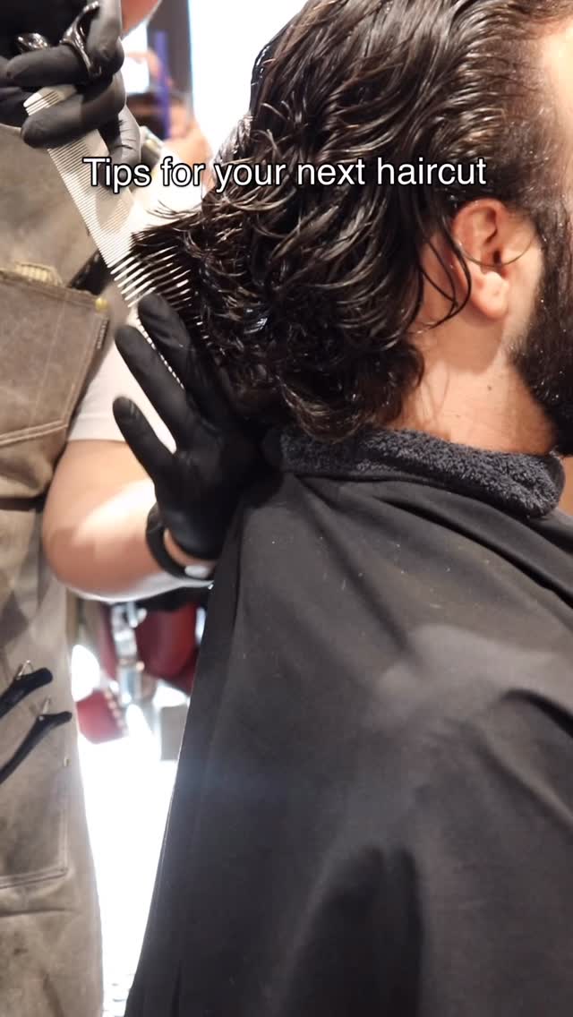 💈Helpful tips for your next haircut appointment 💈
•Show up on time 🕐
We’re able to do our best work when we have the full time with you.
•Be honest with your barber 💈
If you have a specific look in mind, make sure you let your barber know - communication is key!
•Bring reference photos 📸
As barbers we love when a client brings in reference photos! It gives us a better understanding of the look you’re going for
We hope to see you soon for your next haircut!
#bostonbarber #wellesleyma #massachusettsbarber #haircuttips #barberconnect #bostonlocal #babsoncollege