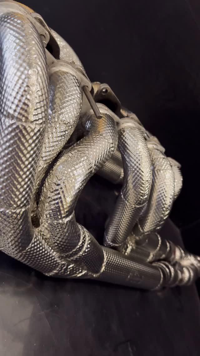 Out with old and in with the new 😎
Removal of the original aluminium heatshielding & replaced with our stainless steel dimple foil covering our premium insulation material
Bringing these @lamborghini V12 Diablo S headers back to life 💯😎