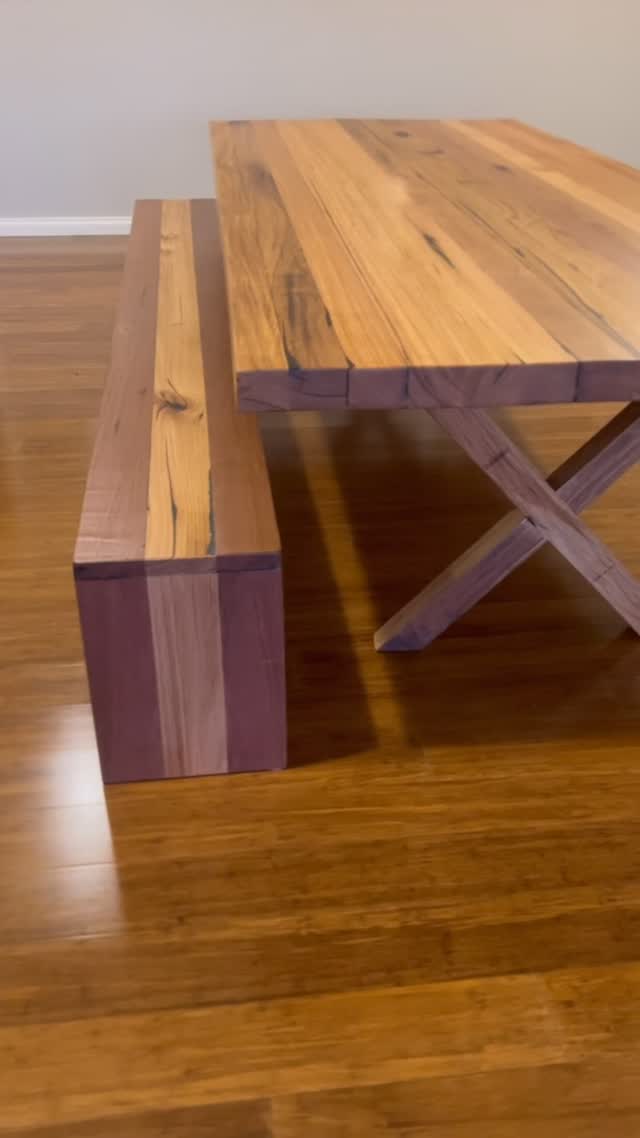 #melbourne #table #campbellfield #timberfeelingfurniture #handmadefurniture #madetoorder #dinningtable #bespoke #vic #localbusiness