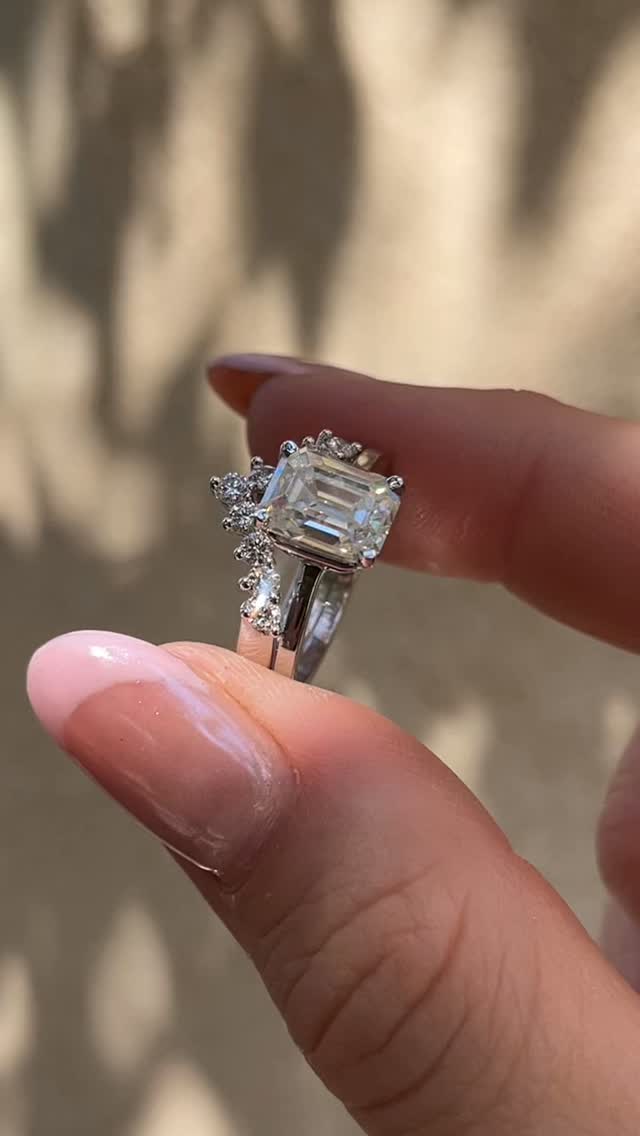 A throw back to this yummy set 😍
DM for info on custom wedding rings, let’s make your dream set come true!
#customjewelry #jewelrydesigner #customengagementring #jewelrydesign #engaged #bespokejewelry #smallbusiness #localjeweler