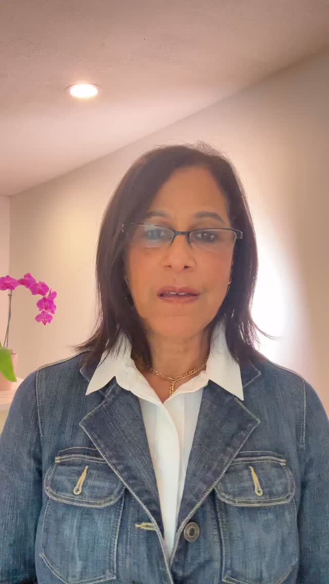 Nuestra infancia deja huellas profundas… algunas de amor, otras de dolor.
Lo que no sanamos de niños, lo cargamos en la adultez.
Pero hay esperanza: Dios puede restaurar lo que está roto en lo más profundo del corazón. 💜
📖 Descubre cómo tu historia también puede sanar en Sanando Corazones👉 a.co/d/cxORYpa
#SanandoCorazones #TuHistoriaSana #SanidadInterior a.co/d/cxORYpa