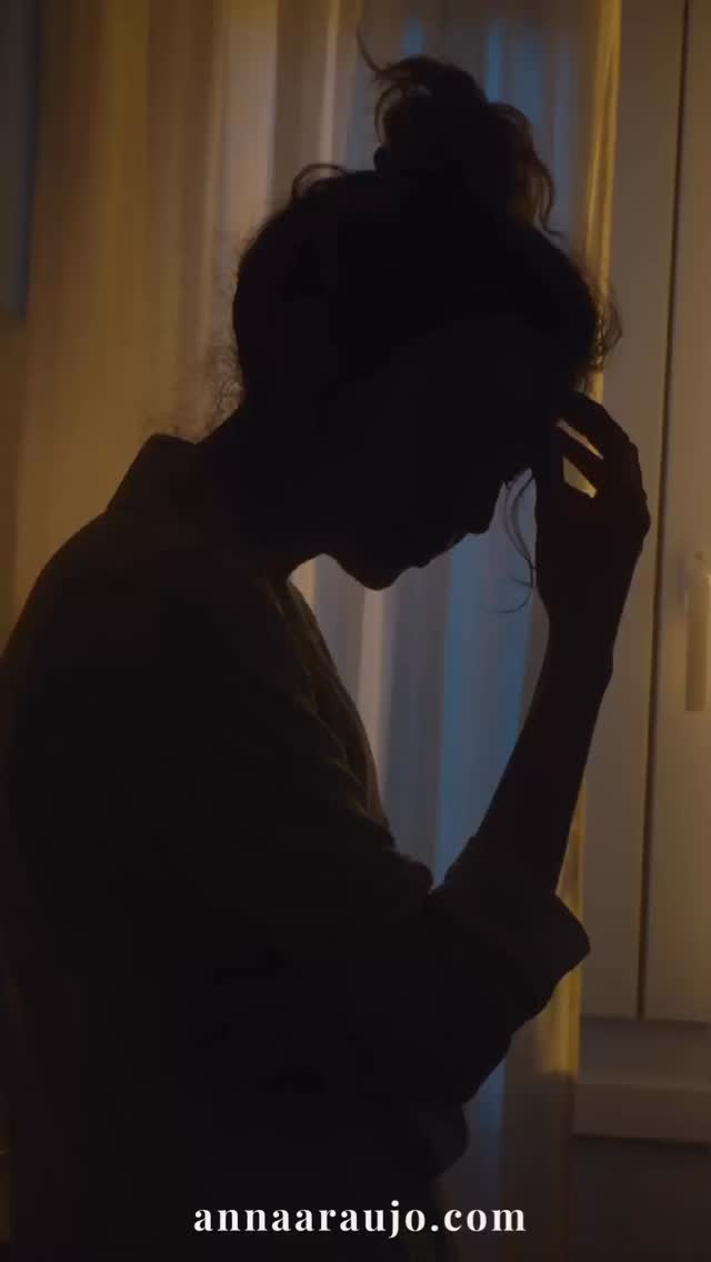 Is peri/menopause leaving you feeling drained, bloated, and like your body is in a constant state of flux? 😫
You are not alone, and you are not broken!
This is a natural transition, and what you eat can be your most powerful ally.
This isn’t about dieting or restriction—it’s about nourishment. Making smart, delicious food choices can significantly ease common symptoms and help you feel more balanced and energized.
🥦 Foods to balance hormones: Discover the power of phytoestrogens from sources like flaxseeds and tofu, which can mimic estrogen’s effects in your body.
🥛Bone health boosters: As estrogen drops, bone density becomes a concern. We’re highlighting calcium-rich foods like yogurt and leafy greens to keep your bones strong and healthy.
🥩Protein for strength & mood: Protein is crucial for maintaining muscle mass and stabilizing your mood. Think salmon, lean poultry, and lentils.
🍣Omega-3s for your heart & brain: Fatty fish like salmon and sardines, plus chia seeds, are packed with omega-3s to fight inflammation and support brain health.
🥬Fiber for your gut: High-fiber foods like berries and oats help with digestion and keep blood sugar steady.
🍓Fruits and vegetables for a metabolic boost: Learn how this antioxidant-rich green tea can boost your metabolism and focus.
Remember: Small, consistent changes can make a huge difference. You don’t need another fad diet; you just need to better understand and support the changes happening within your body.
💖,
Anna.
#womenshealth #nutrition #perimenopause #healthyliving